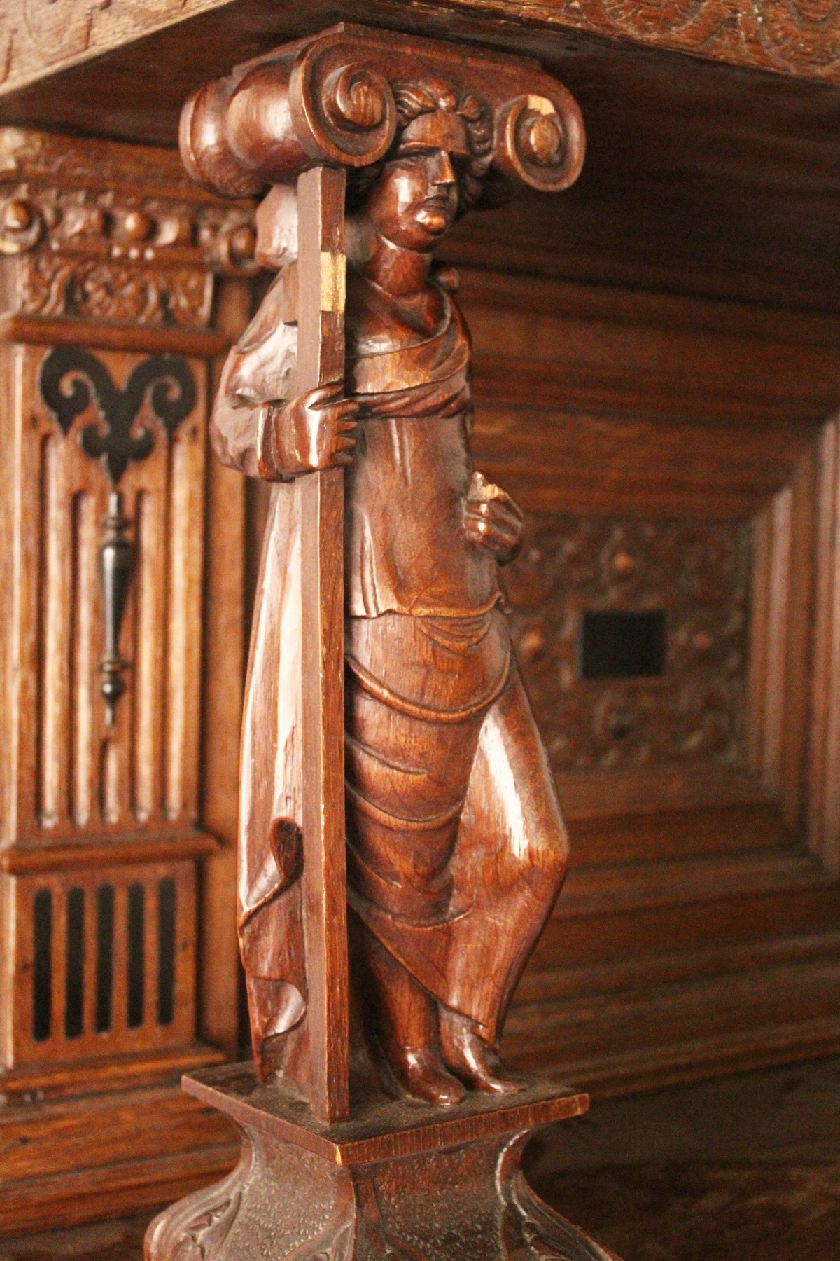 A GOOD 17TH CENTURY FLEMISH OAK CUPBOARD, with carved cornice and frieze, carved with a vase and - Image 5 of 16