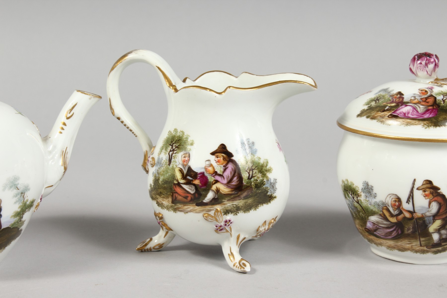 A SUPERB 18TH CENTURY MEISSEN PORCELAIN FOUR PIECE CABARET SET, with oval tray, teapot and cover, - Image 11 of 15