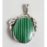 A SILVER AND MALACHITE PENDANT. 1.5ins wide.