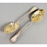 A PAIR OF VICTORIAN SILVER BERRY SPOONS. London 1894.