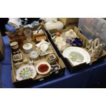 Decorative china and glass including some Royal commemorative items.