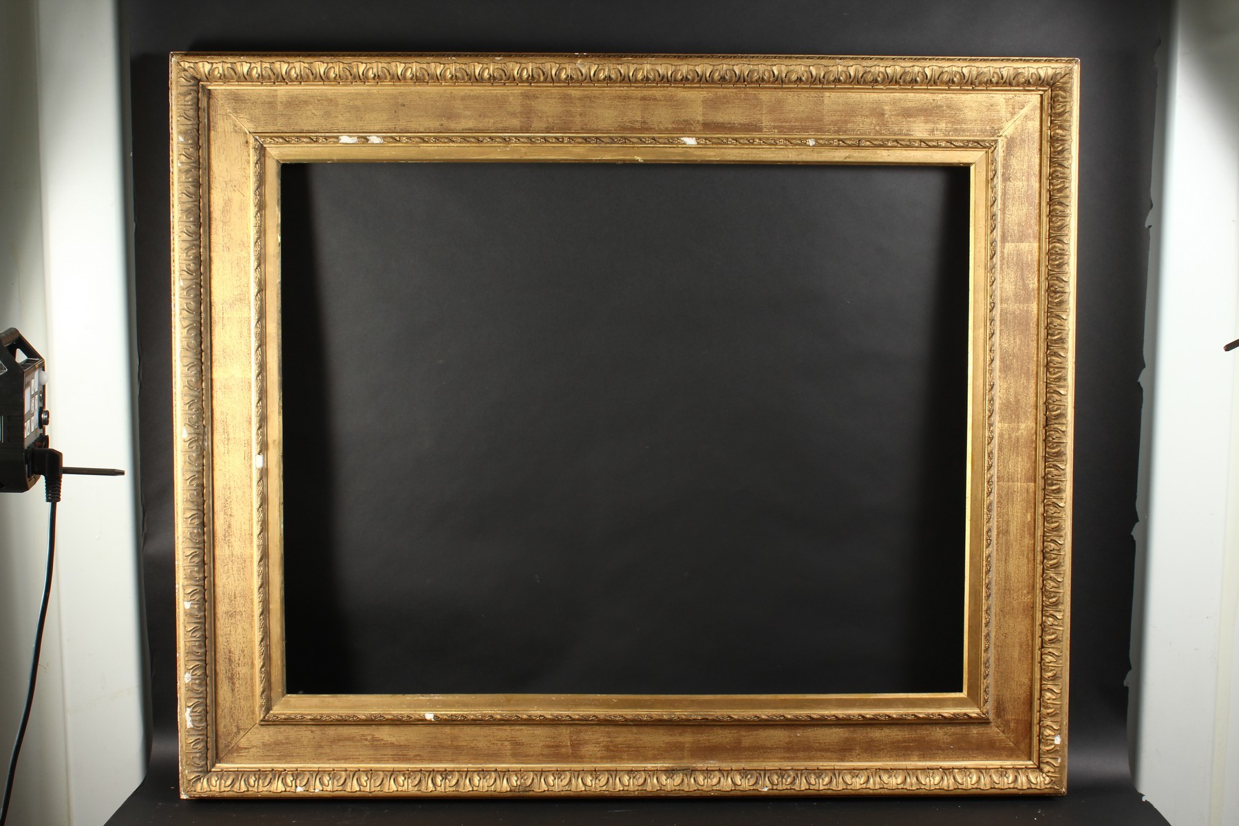 A 19th Century Watts Style Frame, 36" x 28" - 91.5cm x 71cm. (Rebate Size) - Image 2 of 3