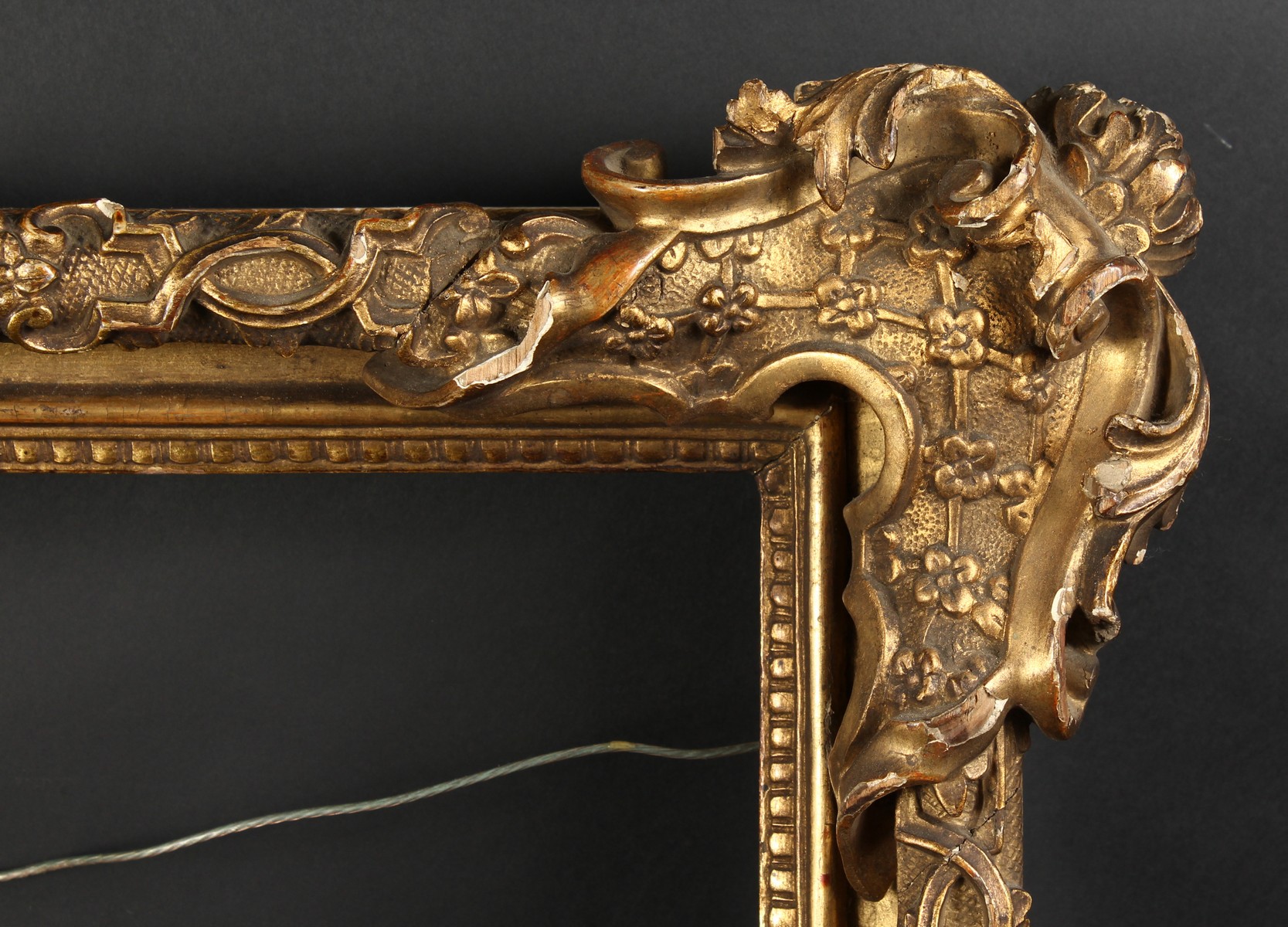 A 19th Century Carved Frame, 20.5" x 14" - 52cm x 35.5cm. (Rebate Size)