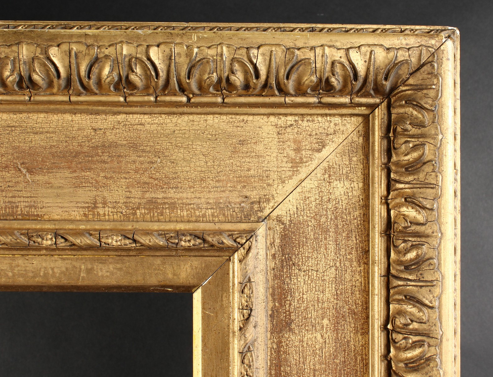 A 19th Century Watts Style Frame, 36" x 28" - 91.5cm x 71cm. (Rebate Size)