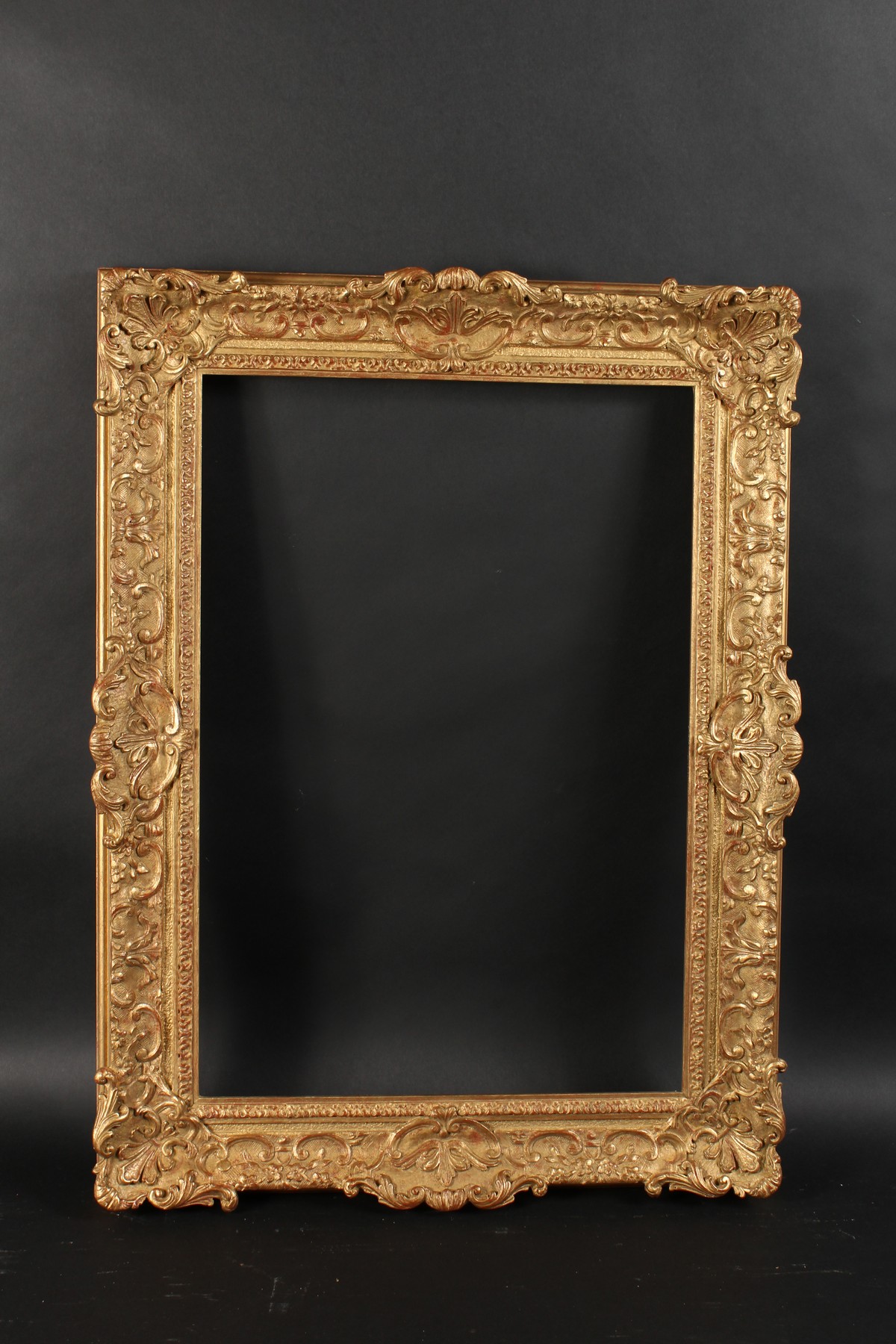 An Early 20th Century Gilt Composition Frame, 15" x 22" - 38cm x 56cm. (Rebate Size) - Image 2 of 3