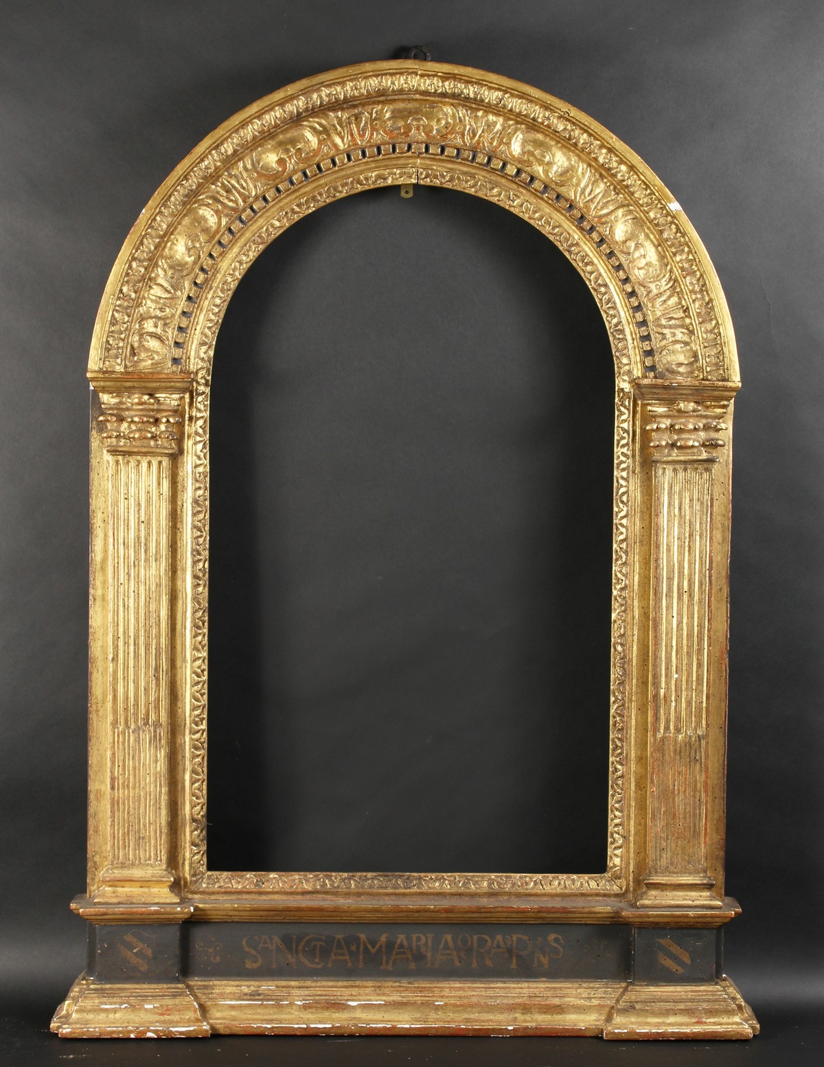 A Fine Quality 18th Century Arch Top Tabernacle Frame, Bearing Script. 29.5" x 17.5" - 75cm x 44.