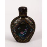 A GOOD 19TH / 20TH CENTURY CHINESE LACQUERED SNUFF BOTTLE, with finely carved abalone inlay, 5cm.