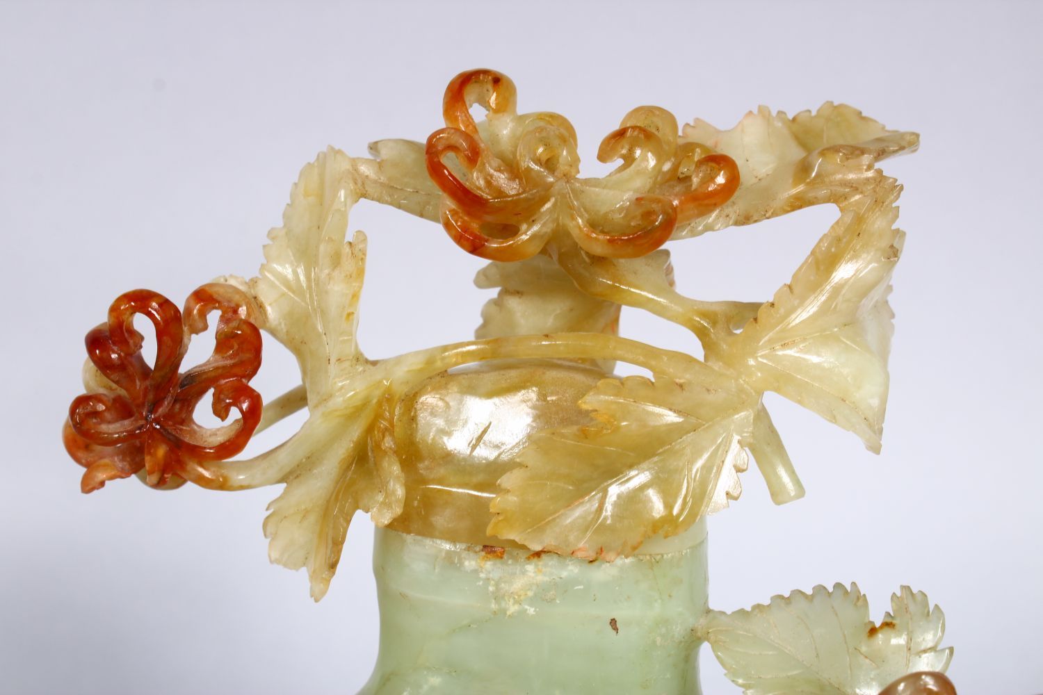A GOOD 19TH CENTURY CHINESE CARVED JADE VASE AND COVER, the vase with carved detailed flora and - Image 7 of 9