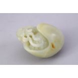 A GOOD CHINESE CARVED JADE FIGURE OF LINZHI, 5.3cm.