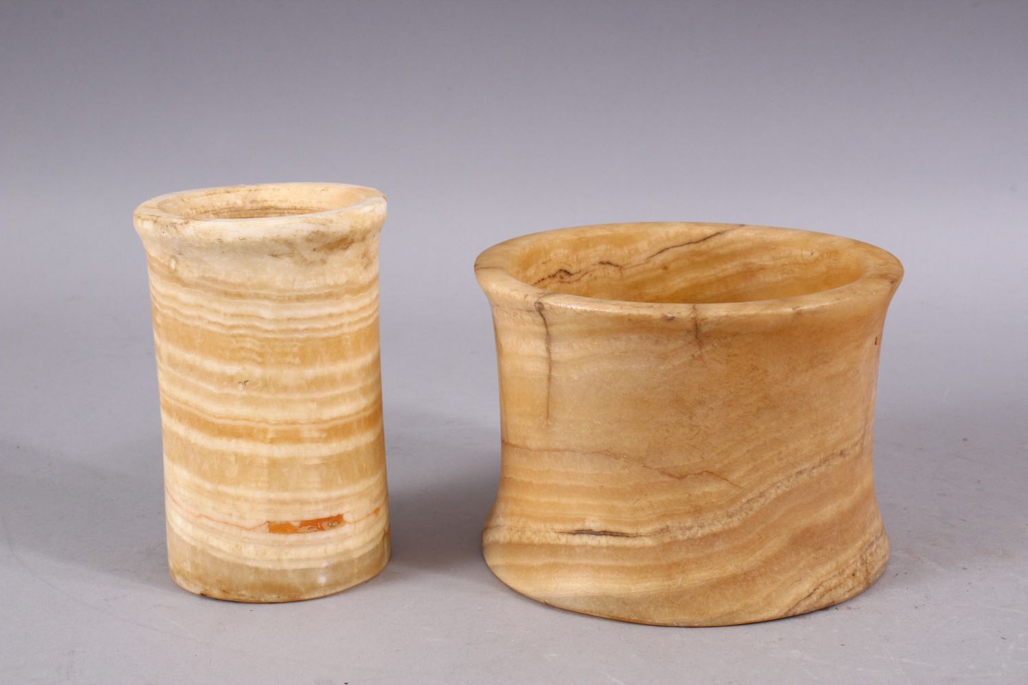 A GOOD CARVED ALABASTER CYLINDRICAL CUP AND BOWL, 12CM HIGH & 10CM, 14CM diameter and 8CM. - Image 3 of 6