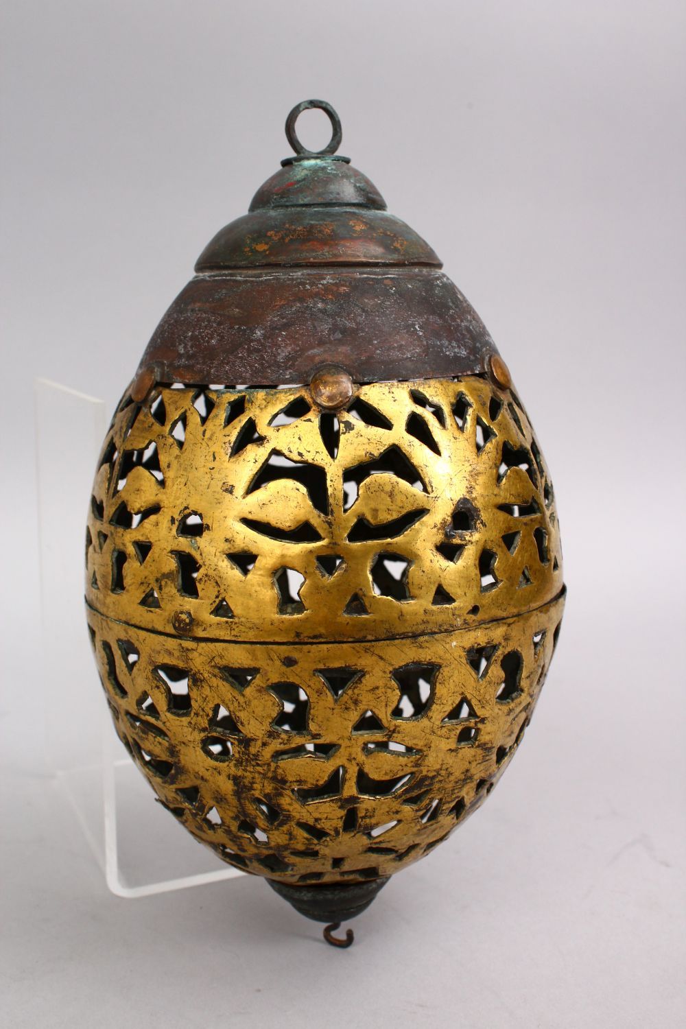 A RARE 18TH CENTURY TURKISH OTTOMAN GILDED COPPER TOMBAK HANGING ORNAMENT, 22cm