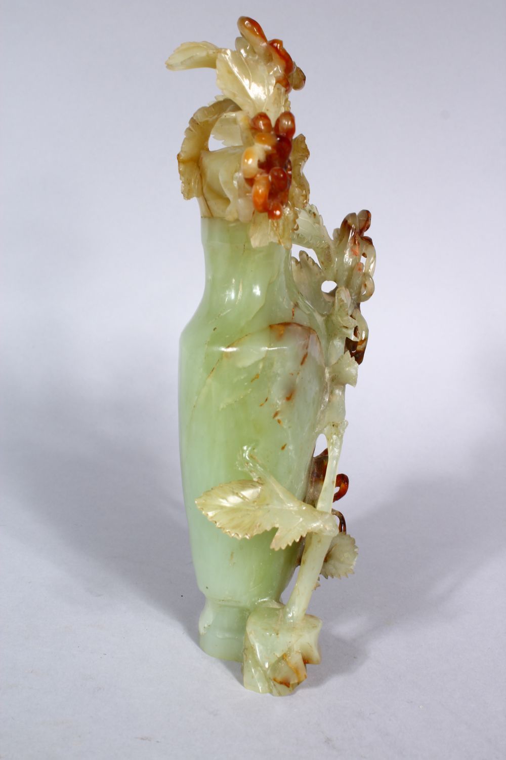 A GOOD 19TH CENTURY CHINESE CARVED JADE VASE AND COVER, the vase with carved detailed flora and - Image 2 of 9