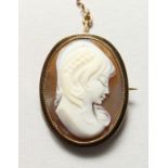 A GOLD CAMEO BROOCH.