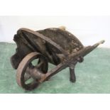 AN OLD "COUNTRY HOUSE" WHEELBARROW, LATE 19TH/EARLY 20TH CENTURY. Provenance: Chatsworth House.