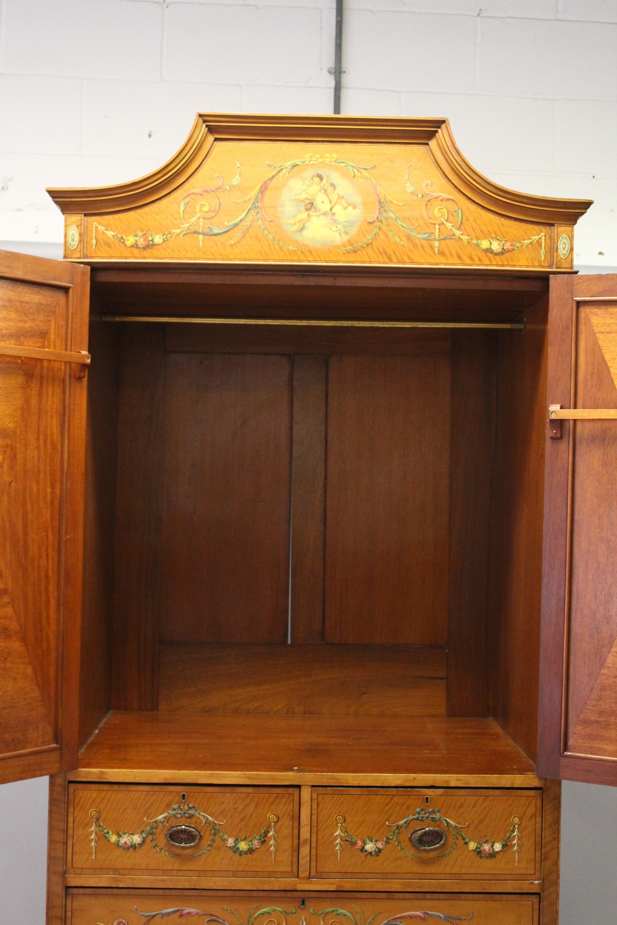 A VERY GOOD EDWARDIAN SHERATON REVIVAL SATINWOOD AND PAINTED WARDROBE, with a shaped cornice, pair - Image 9 of 9