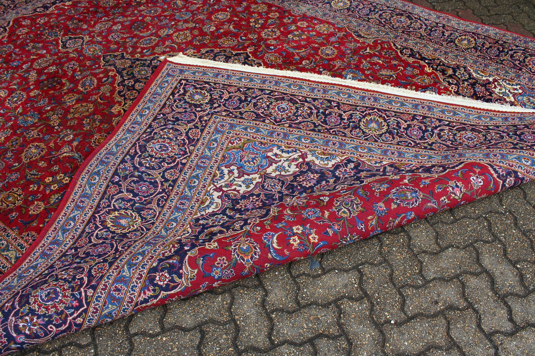 A GOOD LARGE KASHAN CARPET, 20TH CENTURY, claret ground with allover floral decoration. 13ft 0ins - Image 10 of 11