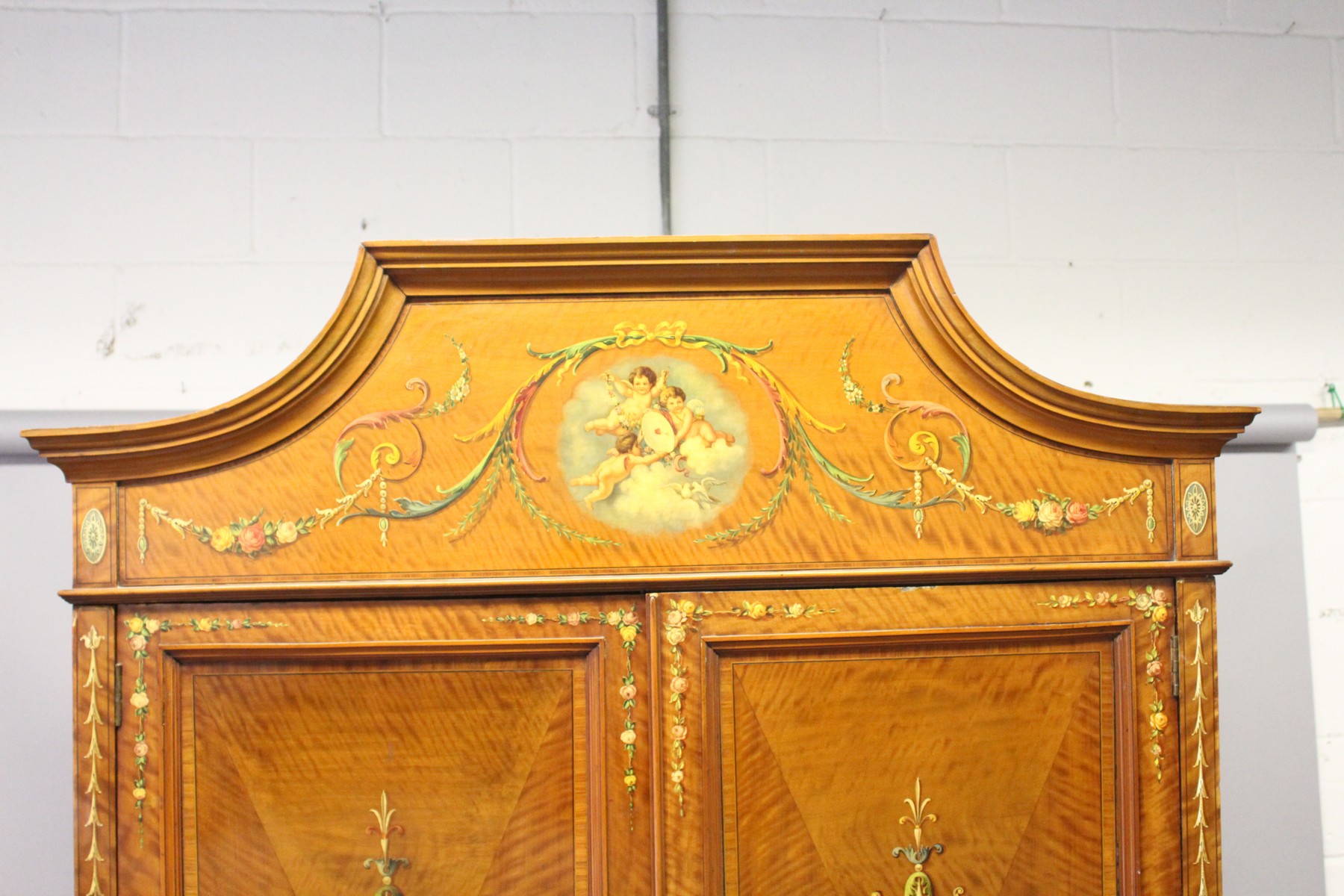 A VERY GOOD EDWARDIAN SHERATON REVIVAL SATINWOOD AND PAINTED WARDROBE, with a shaped cornice, pair - Image 2 of 9