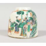 A CHINESE SMALL PORCELAIN INK POT DECORATED WITH FIGURES. 2.5ins diameter.