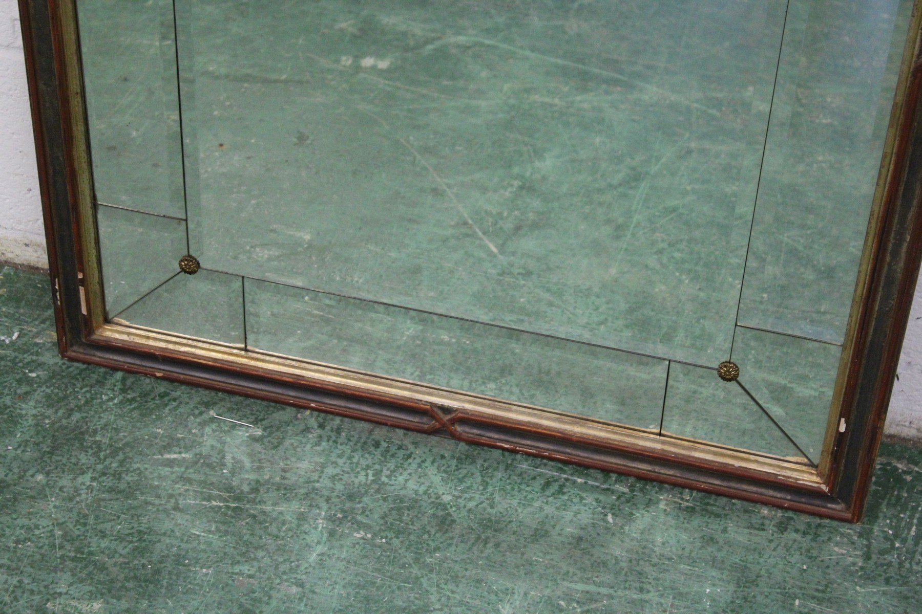 A DECORATIVE WALL MIRROR, with bevelled mirror plates. 3ft 2.5ins x 2ft 4.5ins. - Image 2 of 2