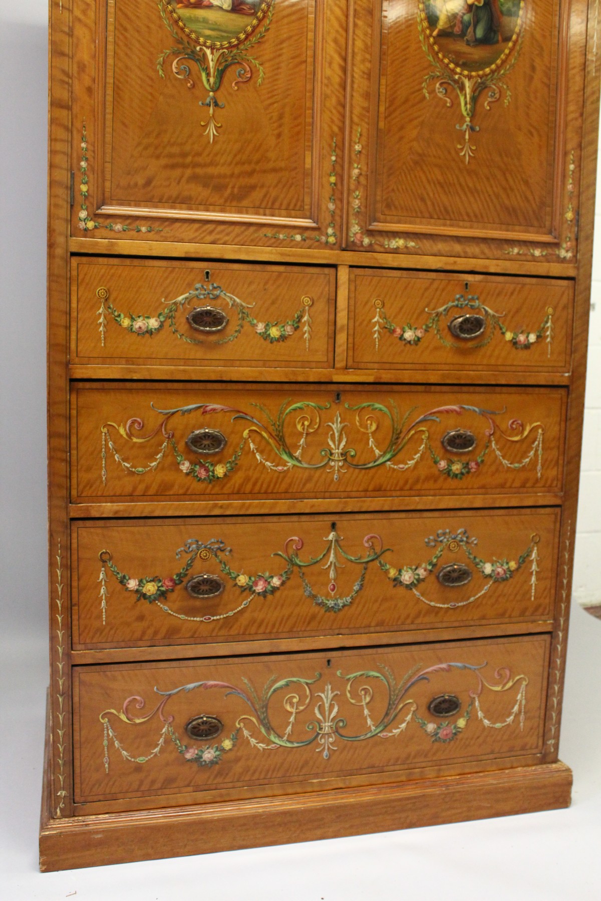 A VERY GOOD EDWARDIAN SHERATON REVIVAL SATINWOOD AND PAINTED WARDROBE, with a shaped cornice, pair - Image 6 of 9