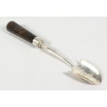 A SUPERB GEORGE III STILTON SCOOP, with agate handle and Earls Crest. London 1804. Maker: John