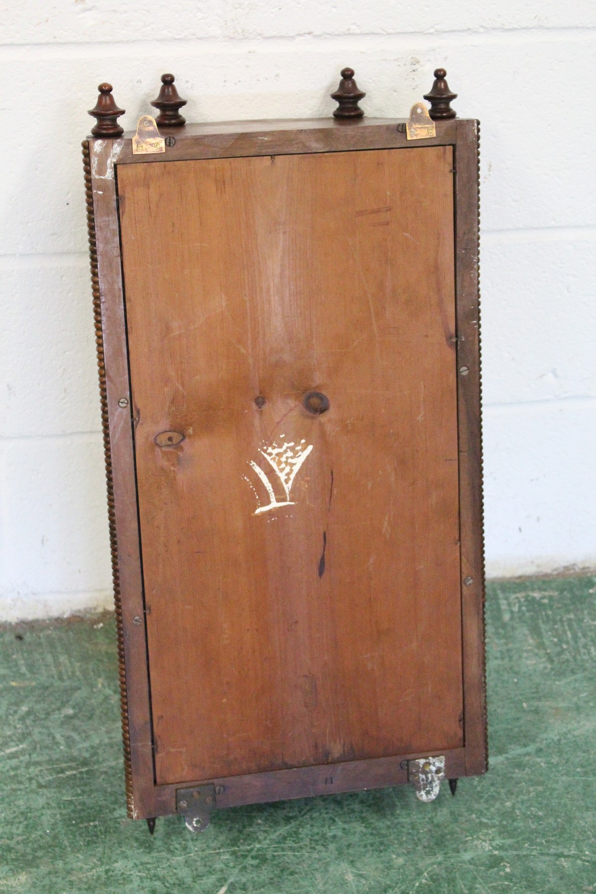 A GOOD 19TH CENTURY ROSEWOOD WALL SHELF, with a mirrored back, the shelves united by open barley - Image 4 of 4