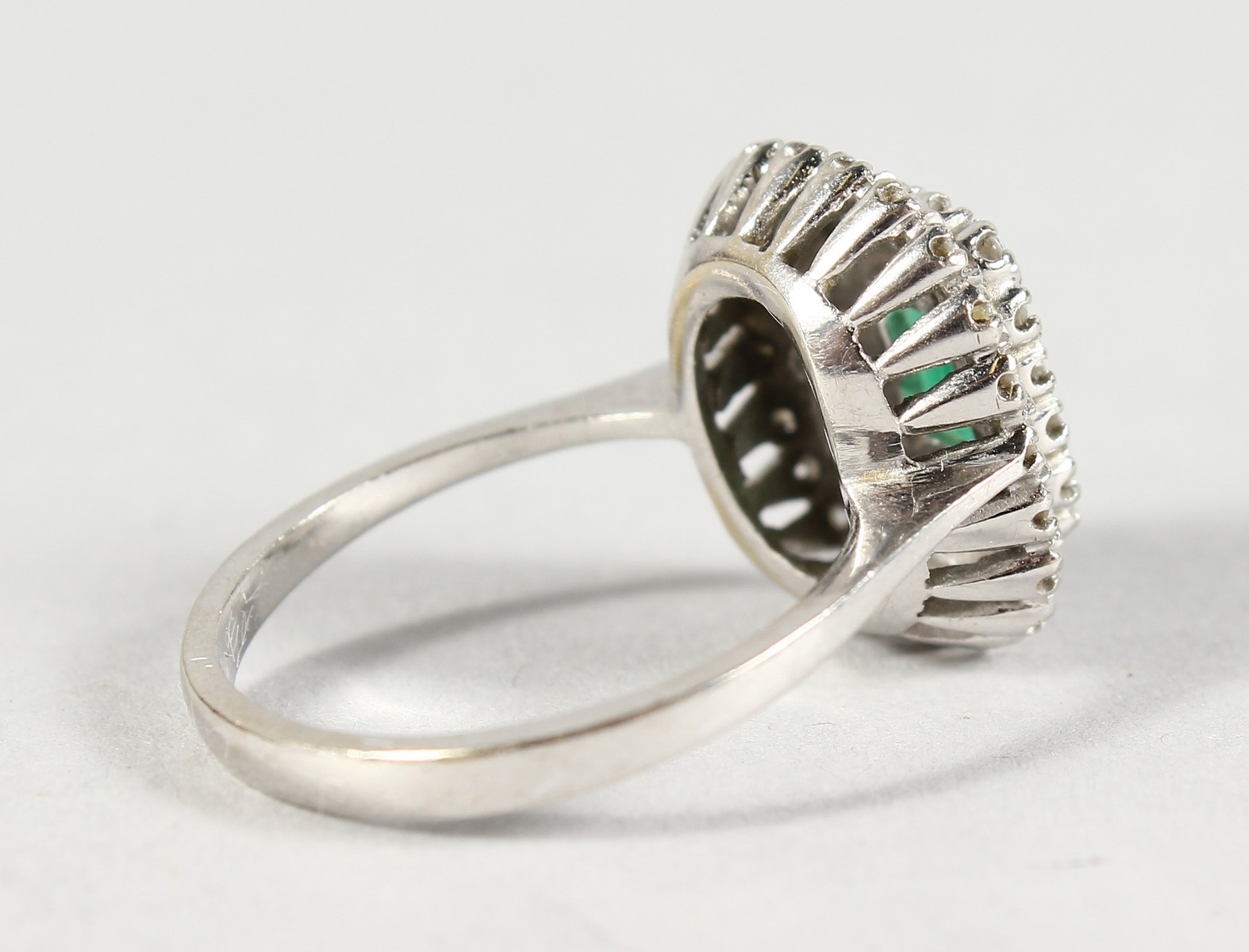 A 9CT GOLD, DIAMOND AND EMERALD CLUSTER RING - Image 2 of 3