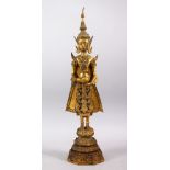 A GOOD 18TH CENTURY GILT BRONZE FIGURE OF BUDDHA / DEITY, in a standing position holding a bowl,