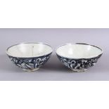 TWO CHINESE KANGXI PERIOD BLUE & WHITE PORCELAIN SHIPWRECK BOWLS - 14.5CM