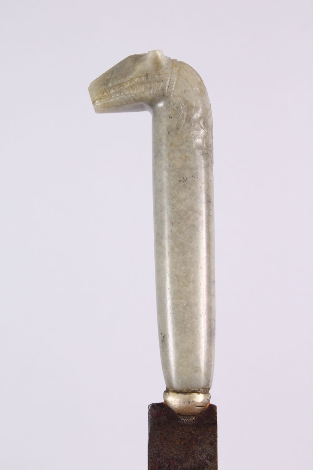 A GOOD ISLAMIC CARVED JADE HORSE HEAD HANDLE GOLD INLAID STEEL CALLIGRAPHIC BLADE, the blade with - Image 3 of 5