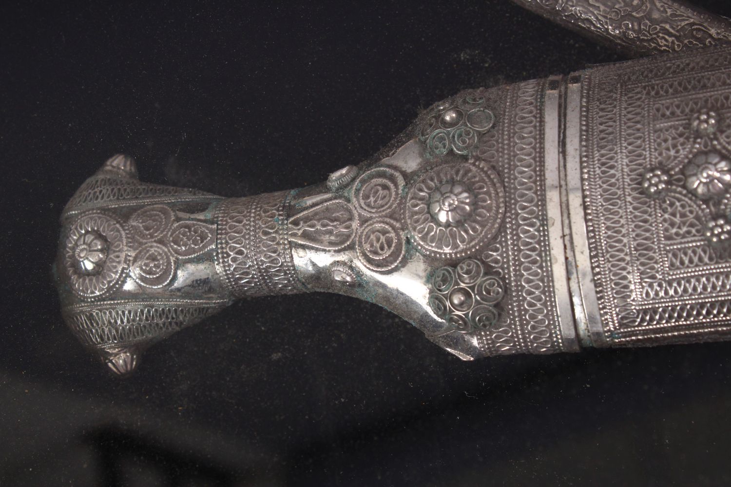 A GOOD 19TH CENTURY TURKISH KINJAL DAGGER IN A FRAME WITH A CAMEL AND OIL POURER, white metal, - Image 5 of 6