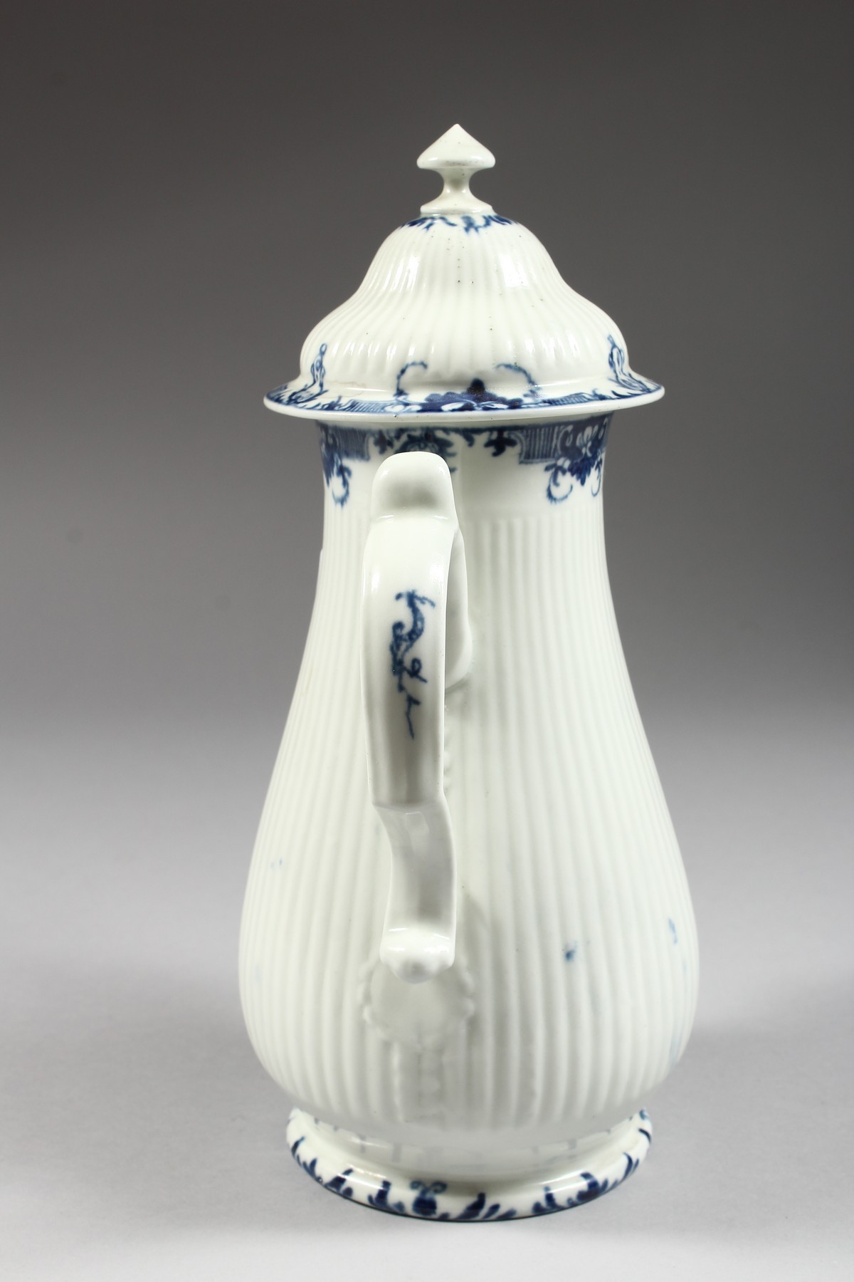 A CAUGHLEY BLUE AND WHITE RIBBED COFFEE POT AND COVER. 9.5ins high. - Image 2 of 8