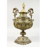 A GOOD LARGE LATE 19TH CENTURY CLASSICAL CAST BRONZE TWIN HANDLED URN AND COVER finely cast with