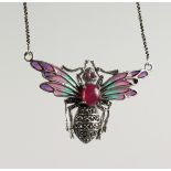 A SILVER NECKLACE, INSECT WITH PLIQUE WINGS