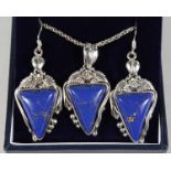 A SILVER LAPIS SET NECKLACE AND EARRINGS.
