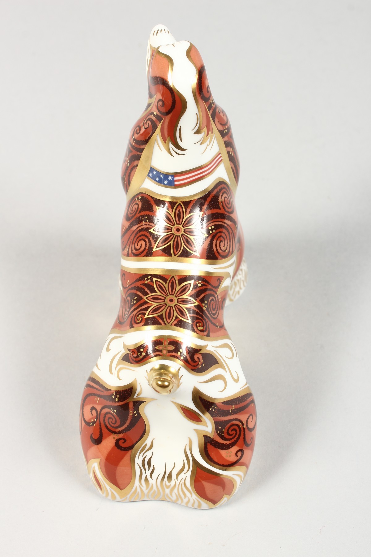 A ROYAL CROWN DERBY AMERICAN SPANIEL DOG PAPERWEIGHT, gold stopper and box. - Image 3 of 9