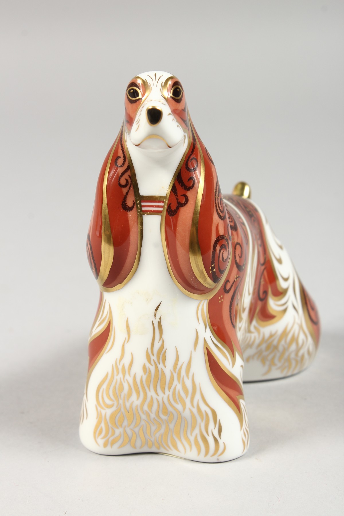 A ROYAL CROWN DERBY AMERICAN SPANIEL DOG PAPERWEIGHT, gold stopper and box. - Image 5 of 9