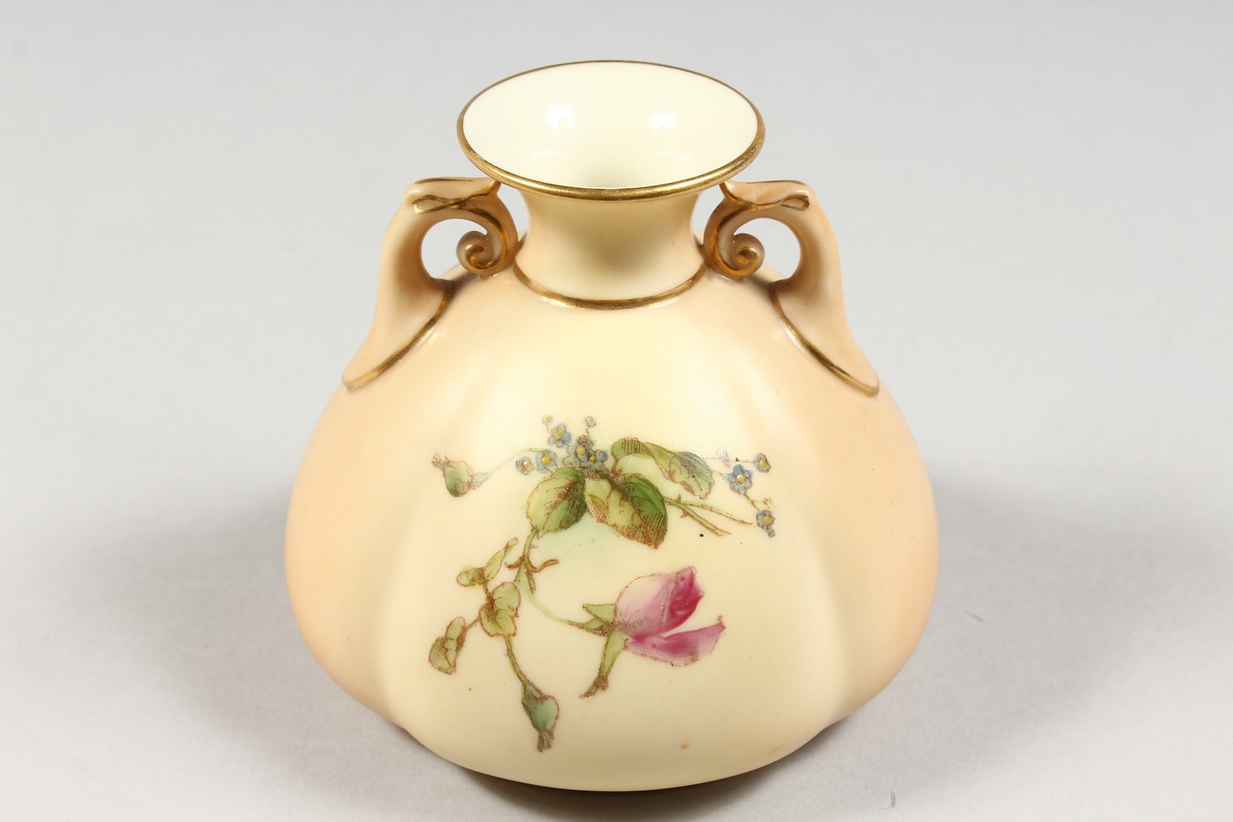 A ROYAL WORCESTER BLUSH IVORY TWO HANDLED VASE painted with roses and lilies, date code 1914, - Image 3 of 5