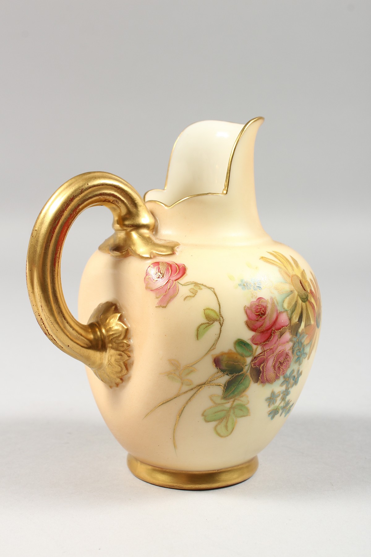 A ROYAL WORCESTER BLUSH IVORY JUG painted with roses highlighted with gilding, date code for 1901, - Image 3 of 5