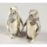 A PAIR OF .925 SILVER PLATE PENGUIN SALT AND PEPPER.