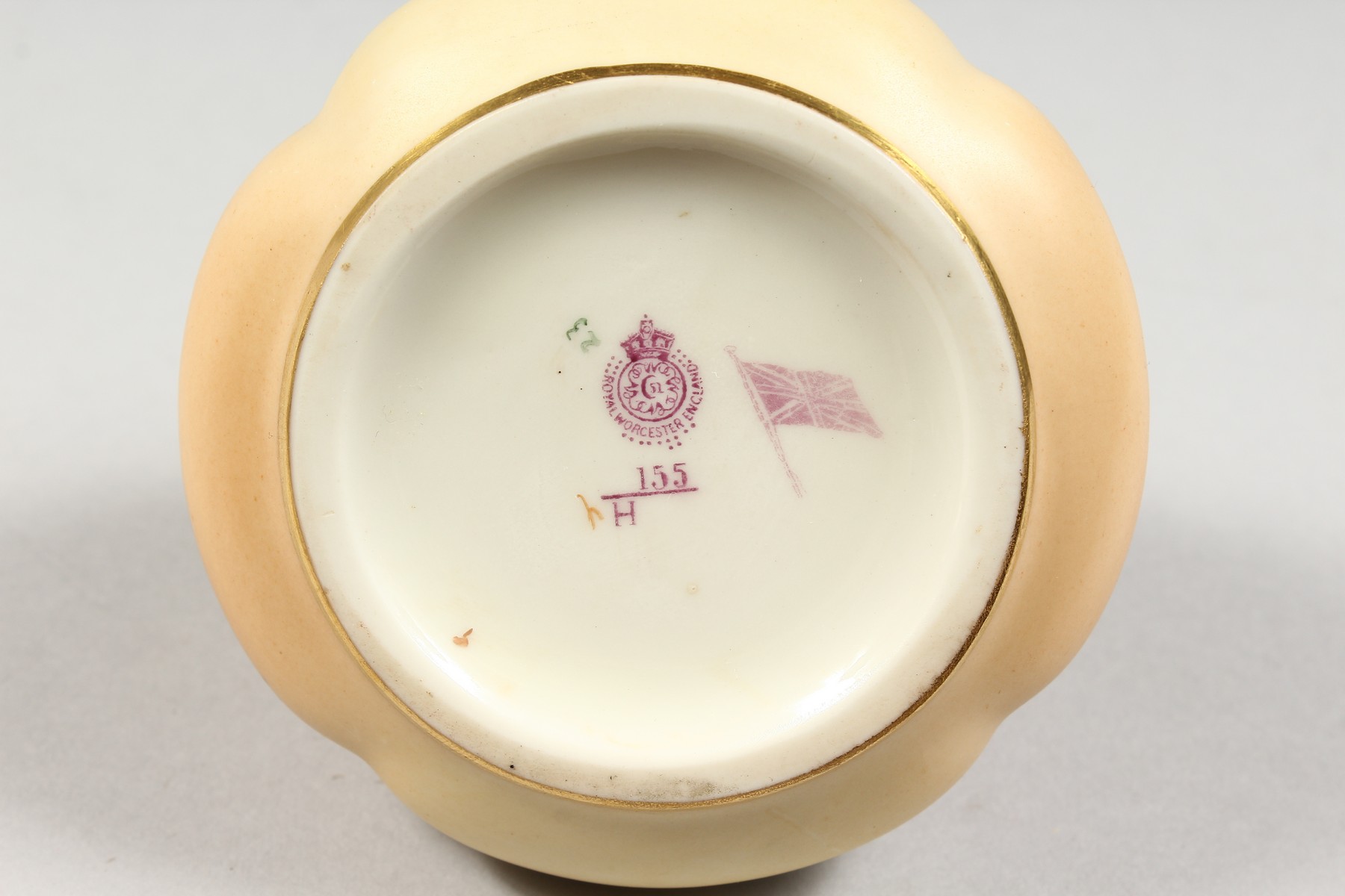A ROYAL WORCESTER BLUSH IVORY TWO HANDLED VASE painted with roses and lilies, date code 1914, - Image 4 of 5