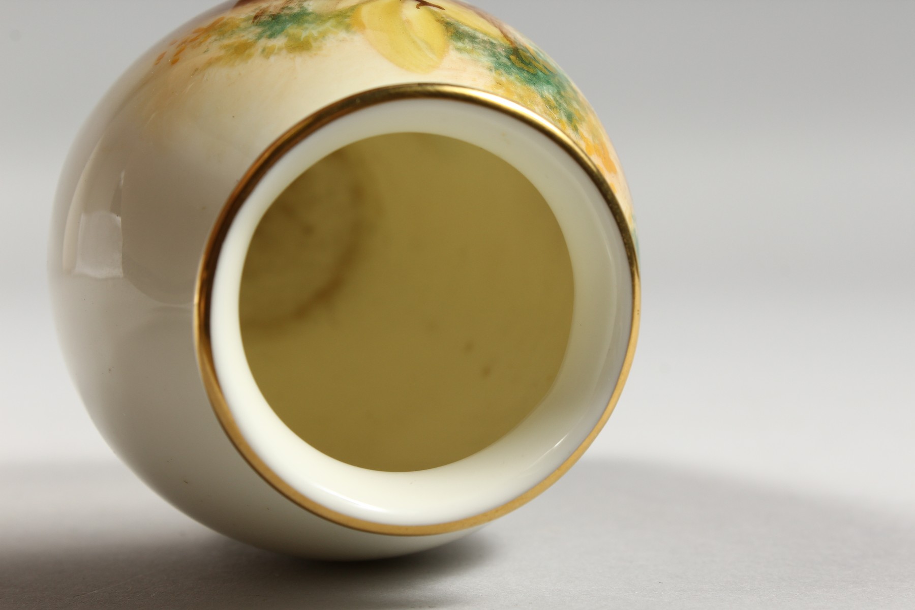 A ROYAL WORCESTER VASE PAINTED WITH FRUIT BY ROBERTS, signed, black mark, shape G461. - Image 5 of 6