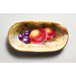 A ROYAL WORCESTER SMALL OVAL DISH painted with fruit, date code 1939.