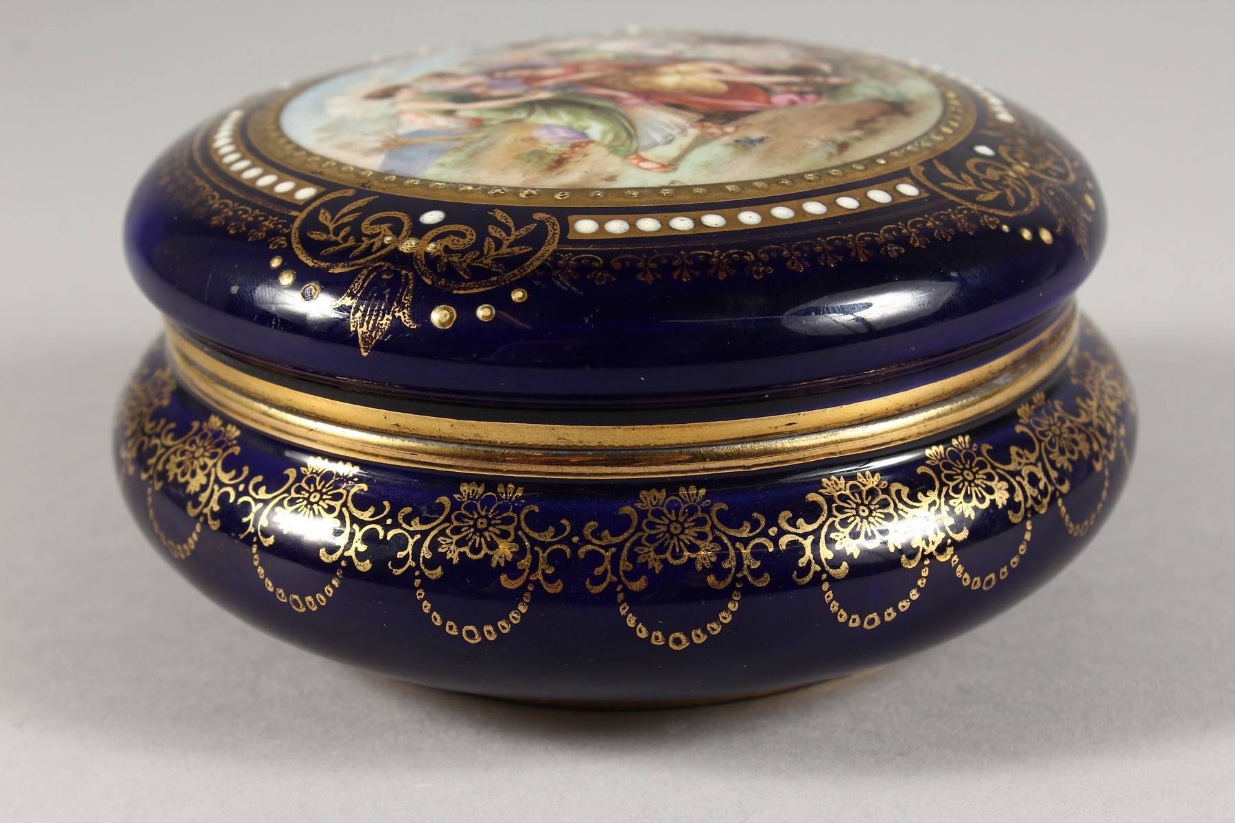 A VICTORIAN BLUE CIRCULAR POWDER BOWL AND COVER, the lid with classical figures. 5ins diameter. - Image 7 of 12