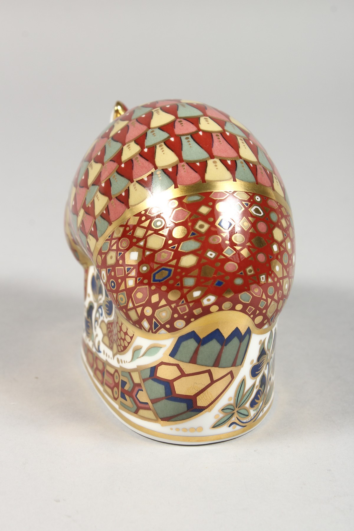 A ROYAL CROWN DERBY PAPERWEIGHT ARMADILLO, gold stopper and box. - Image 4 of 7