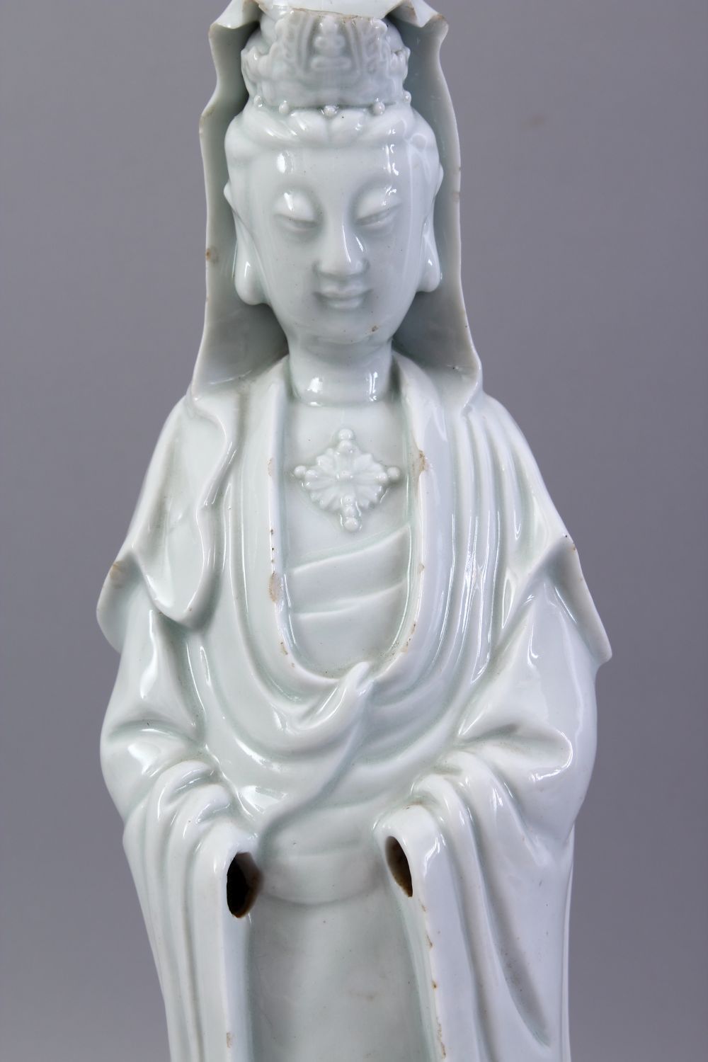 A GOOD 19TH CENTURY CHINESE BLANC DE CHINE PORCELAIN FIGURE OF GUANYIN, 40CM. - Image 2 of 7