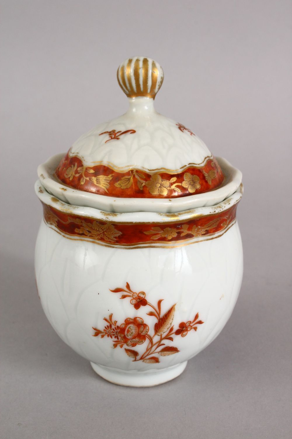 A GOOD 18TH CENTURY CHINESE IRON RED & GILT DECORATED LIDDED POT, decorated with floral spray and - Image 3 of 7