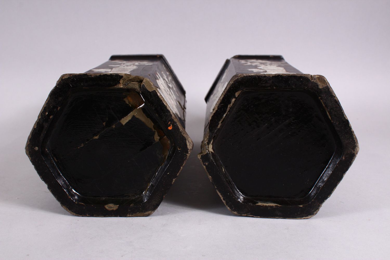 A PAIR OF 19TH CENTURY CHINESE HEXAGONAL CARVED WOODEN INLAID MOTHER OF PEARL VASES, inlaid with - Image 5 of 5