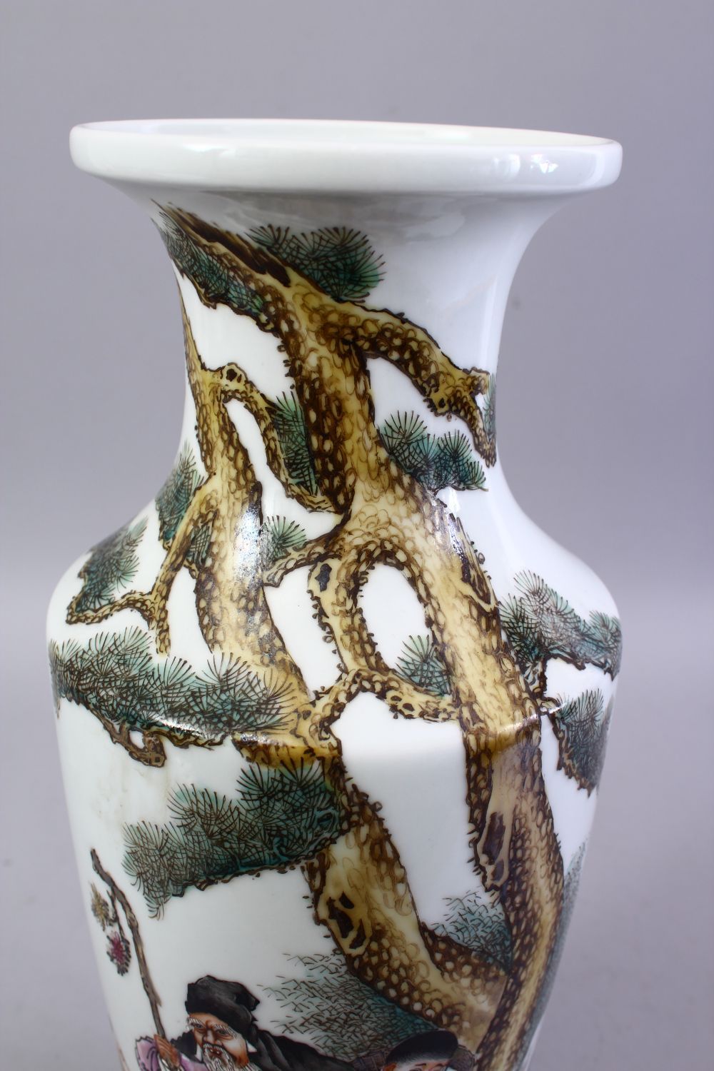 A GOOD CHINESE REPUBLIC STYLE FAMILLE ROSE PORCELAIN VASE, decorated with scenes of figures in - Image 6 of 9