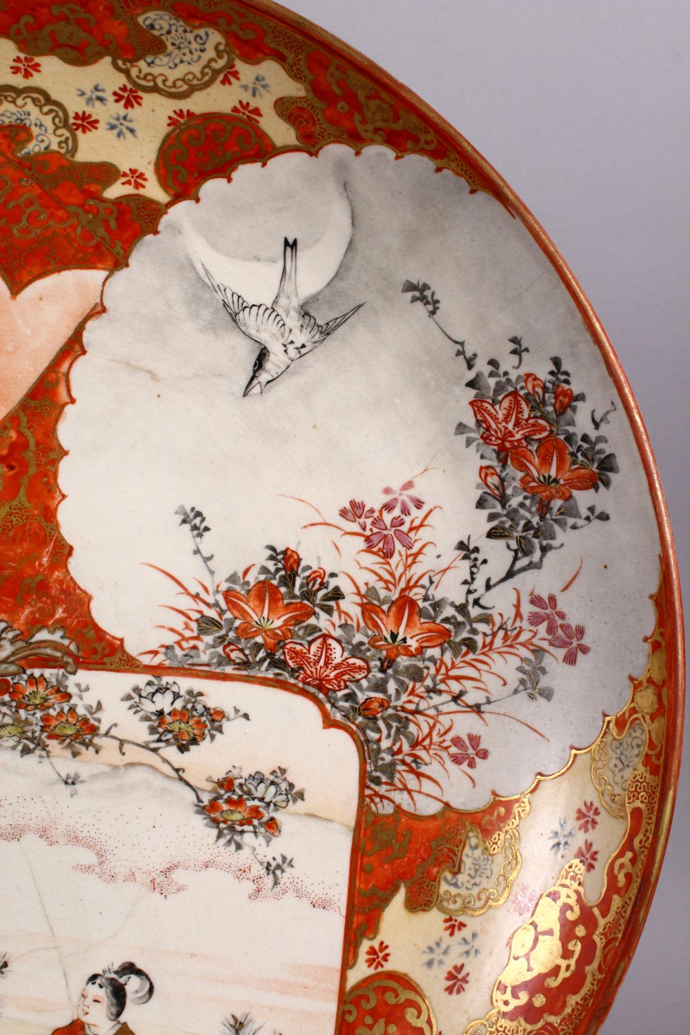 A JAPANESE MEIJI PERIOD KUTANI PORCELAIN CHARGER, with decoration of figures exterior, birds amongst - Image 4 of 6